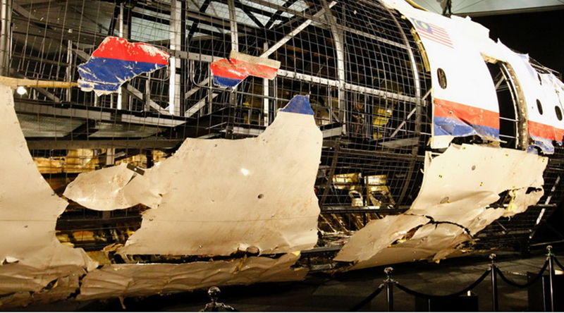 FOTO: REPÓRTER / EAST NEWS Os destroços do MH17 na apresentação do relatório sobre a causa de seu acidente. Aeroporto Gilze-Rijen, Holanda, 13 de outubro de 2015